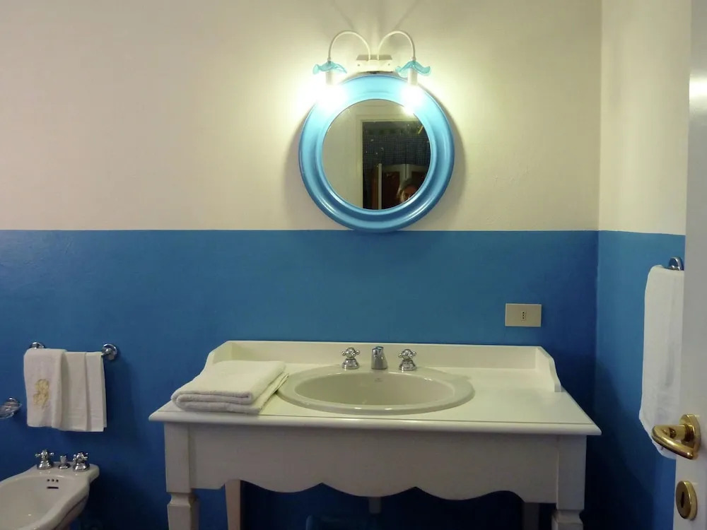 Quaint Holiday Home With Swimming Pool, Garden and Barbecue
