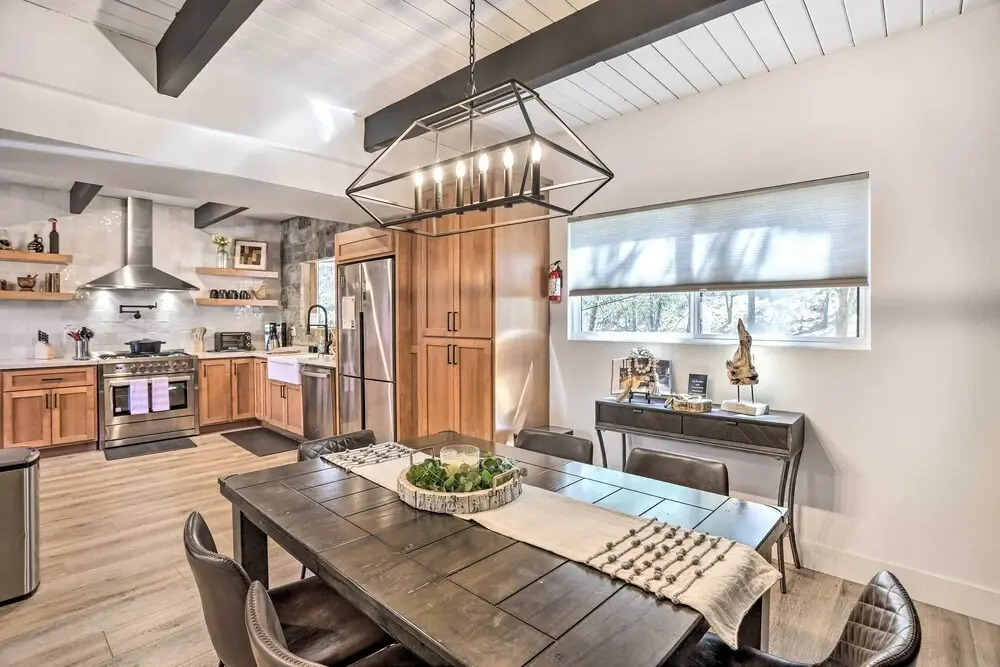 Luxe Timberland Villa w/ Lake Arrowhead Access