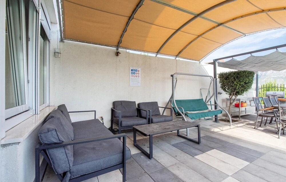 Amazing Apartment in Split With 3 Bedrooms, Wifi and Indoor Swimming Pool