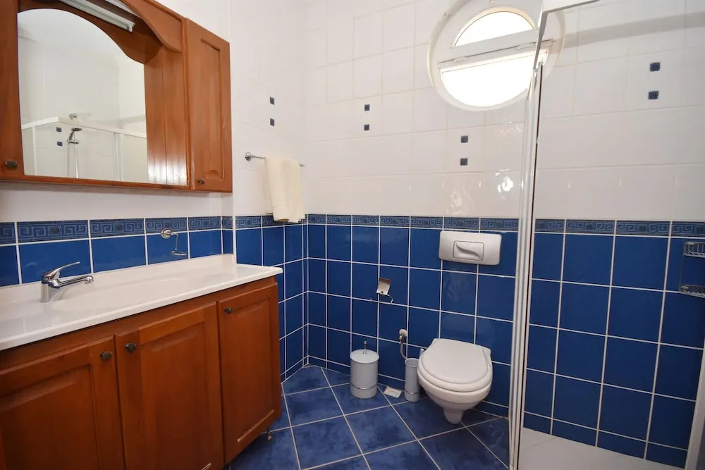 OVA7900 Villa Nail 2 Bedrooms
