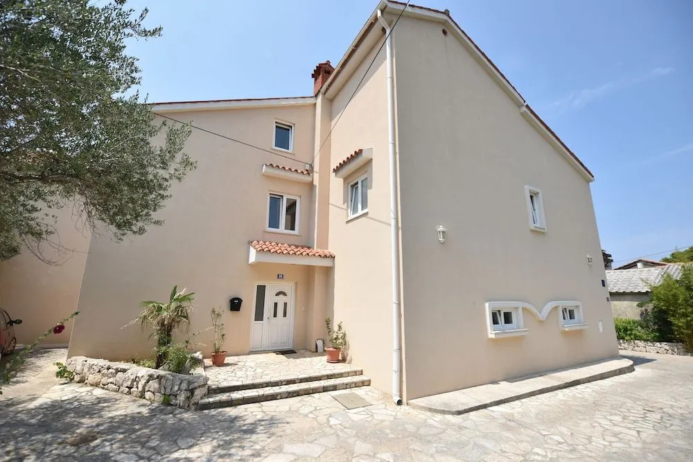 Apartments Zeno
