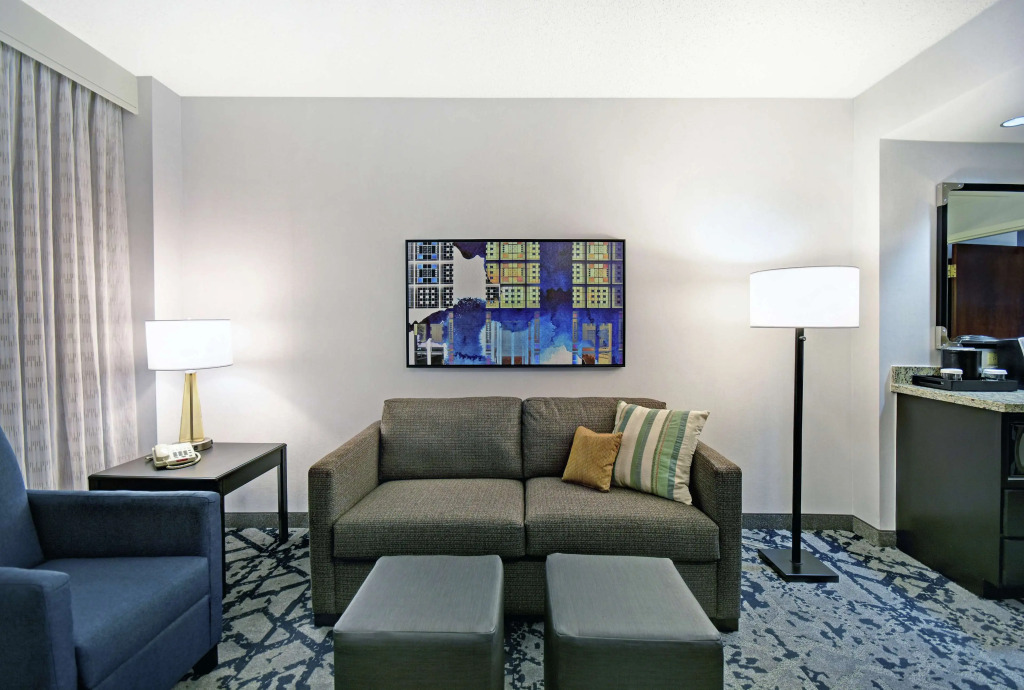 Отель Embassy Suites by Hilton Charleston