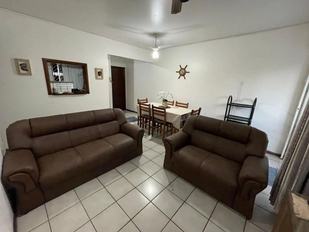 Lindo apartamento super completo em Meia Praia, 100 metros do mar e 10 quadras do centro