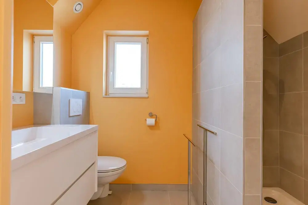 Huswell - Apartment With Sunny Terrace and Parking