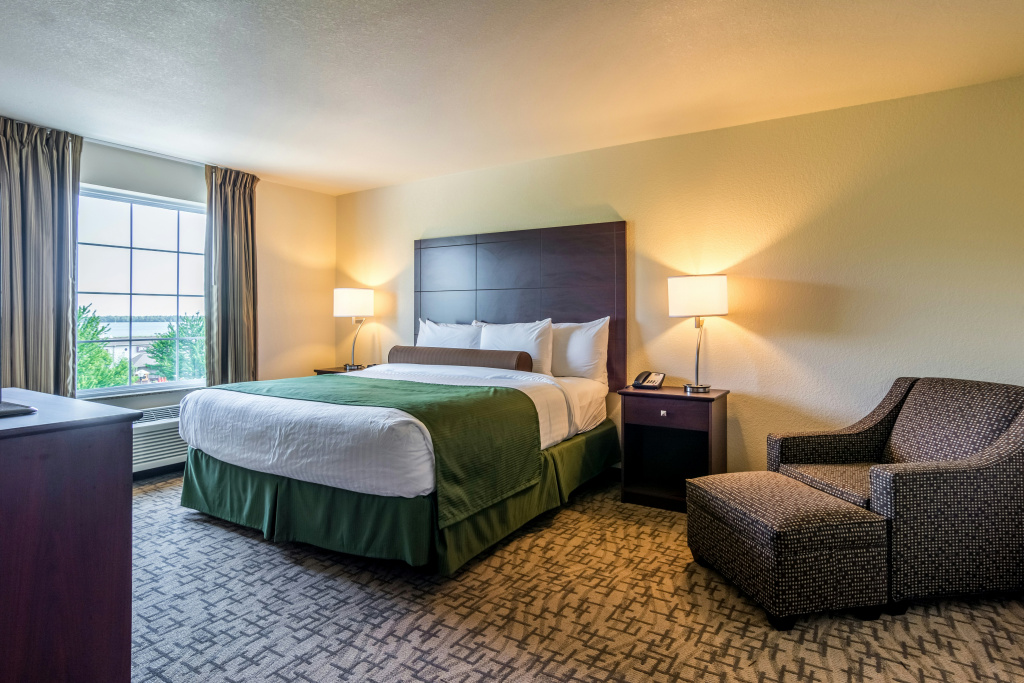 Cobblestone Hotel & Suites - Erie