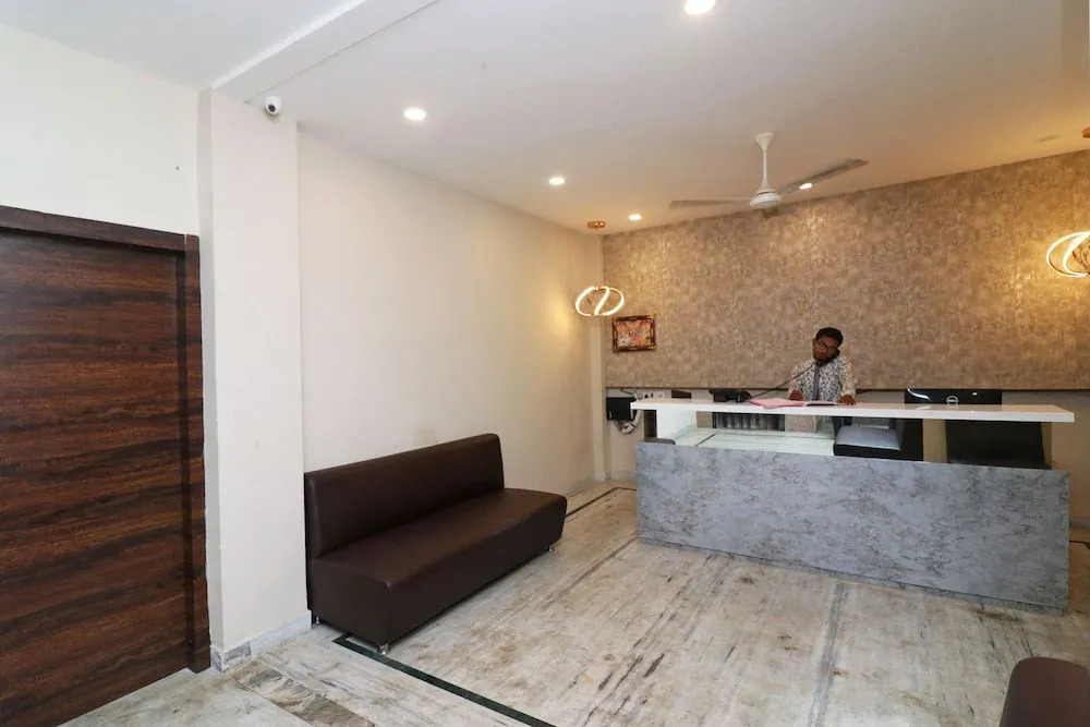 Krishna Plaza by OYO Rooms