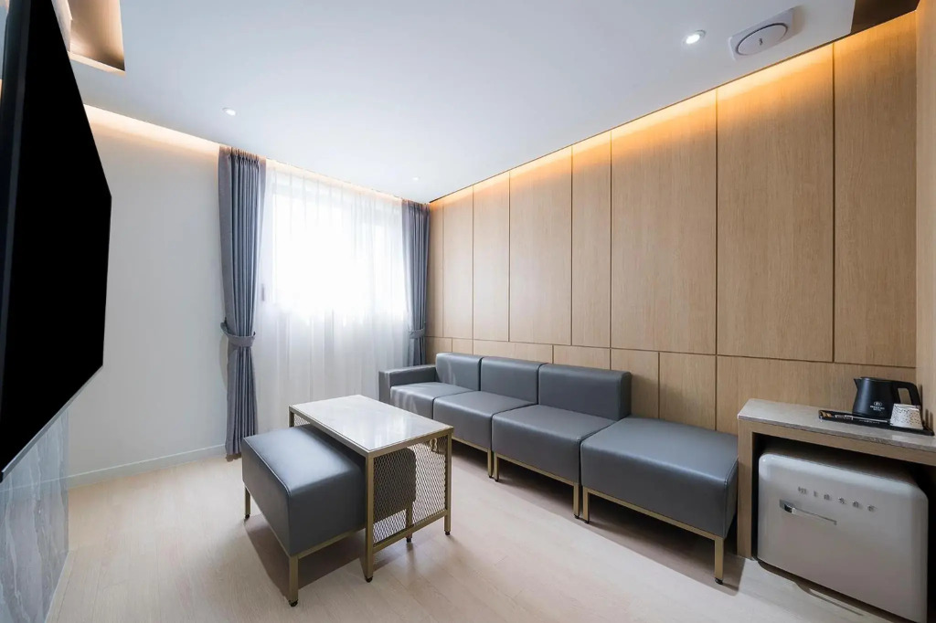 Brown Dot Hotel Pyeonghwa plaza