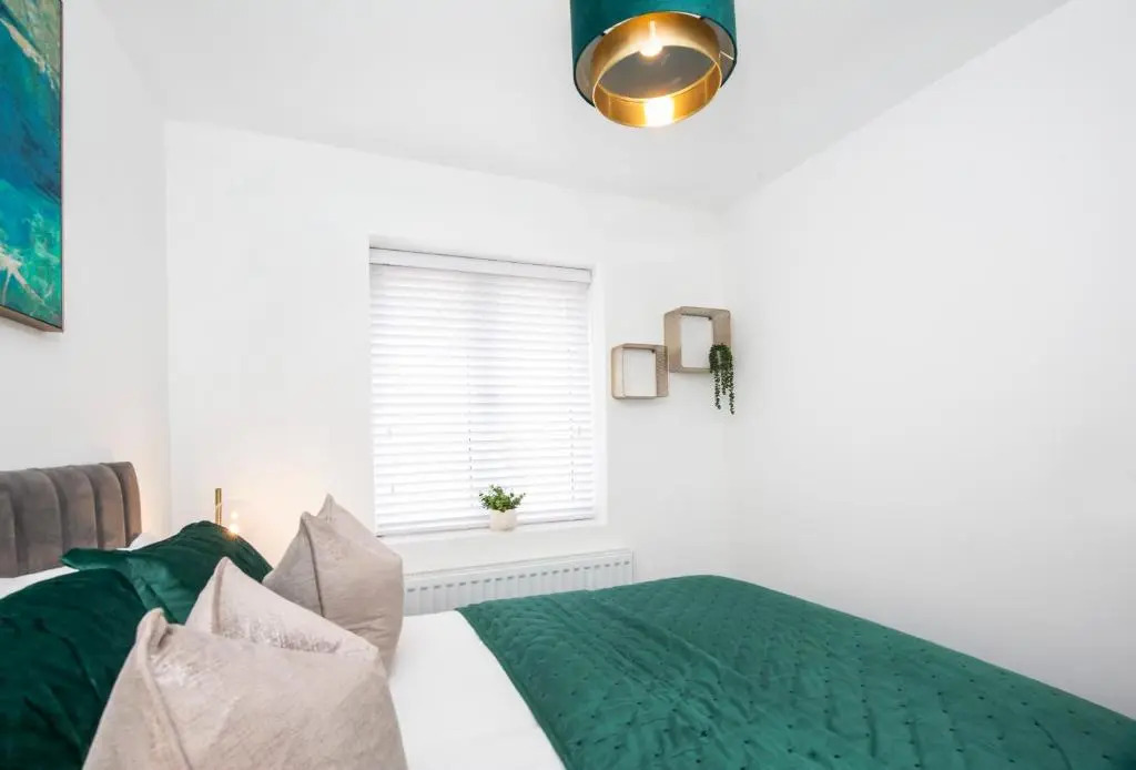 Piccadilly Place - 3 Bedroom House