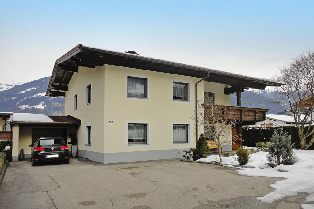 Apartment in Fugen Near Spieljochbahn