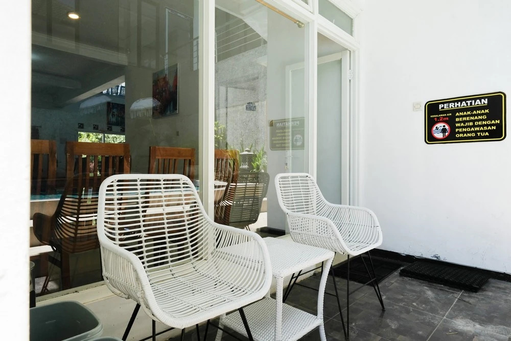 Urbanview Golden Barbie near Jawa Timur Park 2