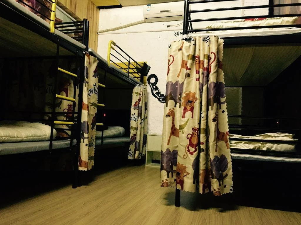 Fangunba Cartoon Theme Hostel