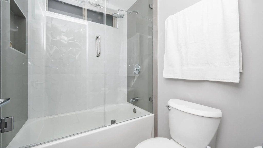 Heated Pool & Spa ensuite Villa