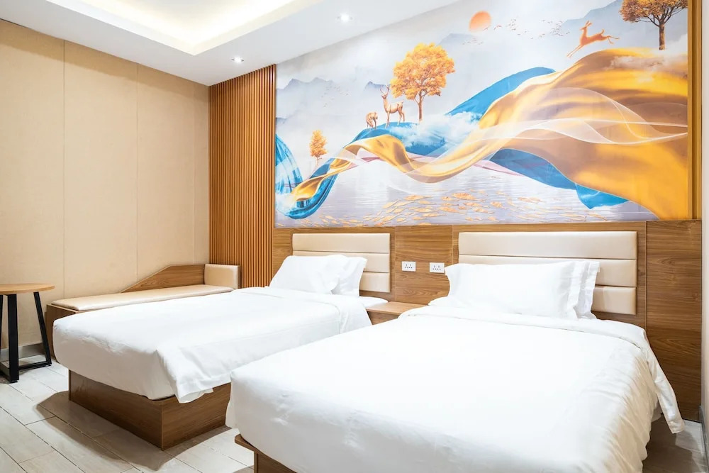 Home me Hotel Makati