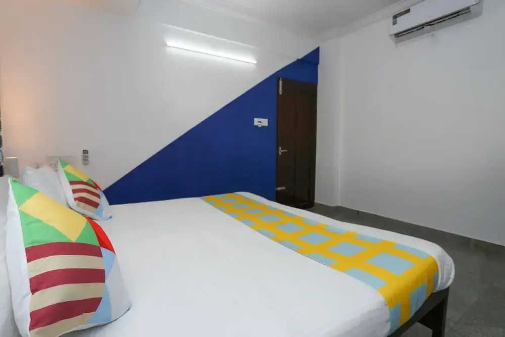 OYO Home 23654 Designer 2BHK