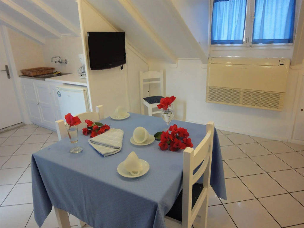 Botsis Guest House
