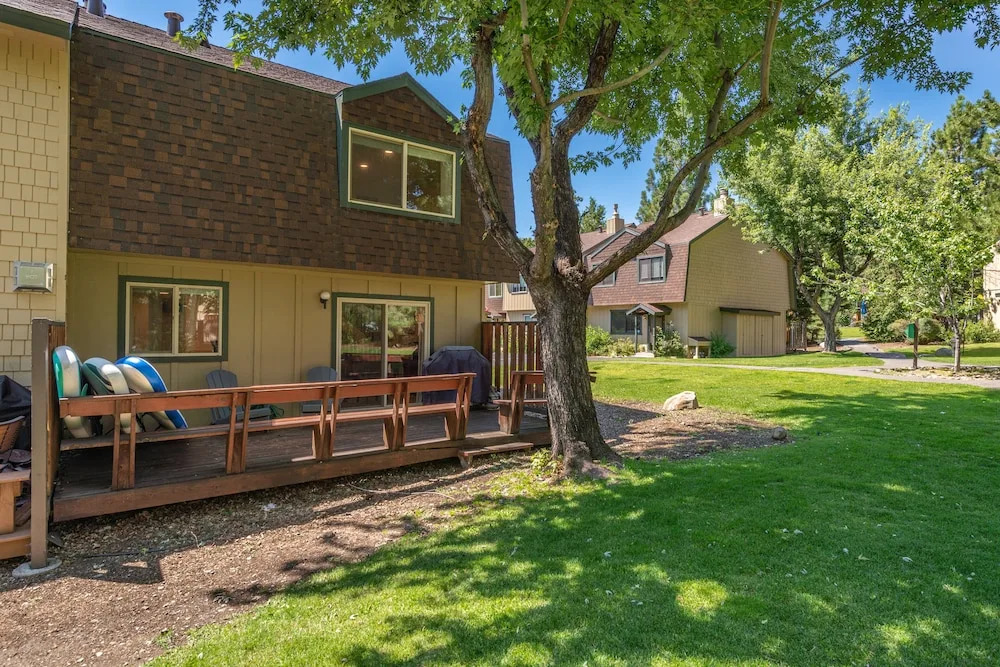 Tahoe City Condo for 8 Slopes Beach Town by Sierra Getaways