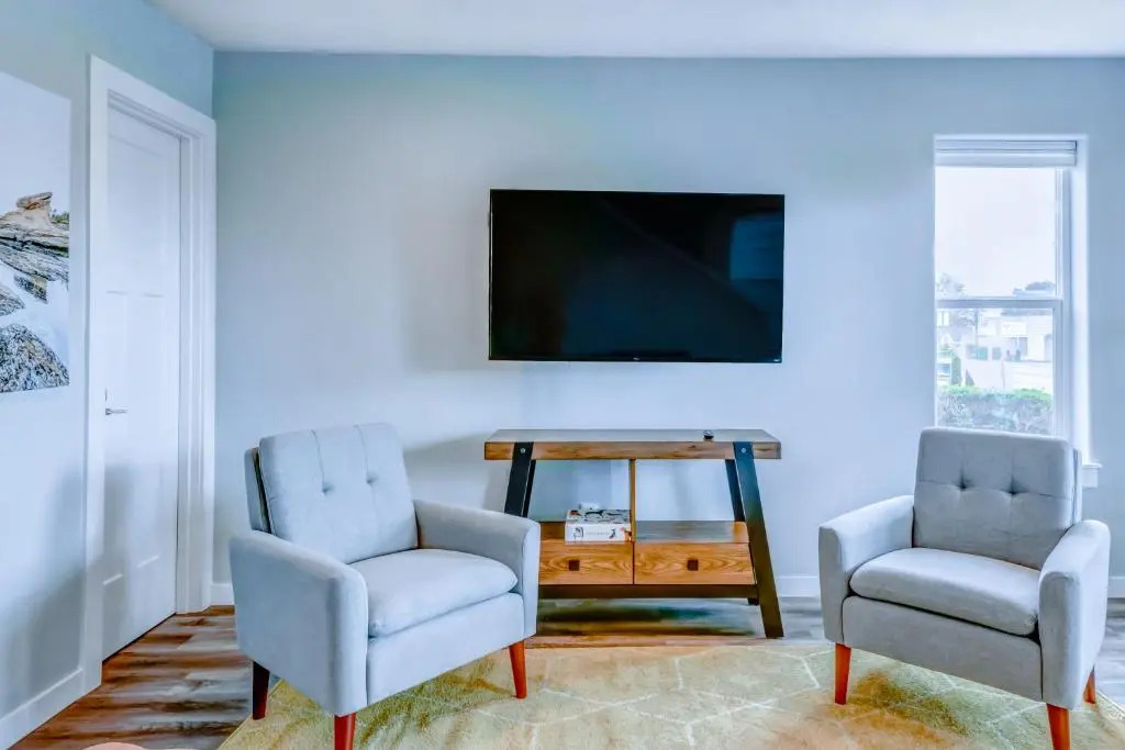 NEW Tri-Level Home with Ocean View and 3 En-Suite Bedrooms!