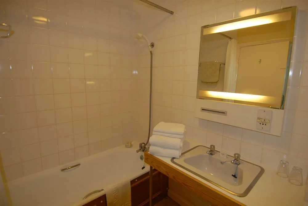 Oaklands Lodge Hotel