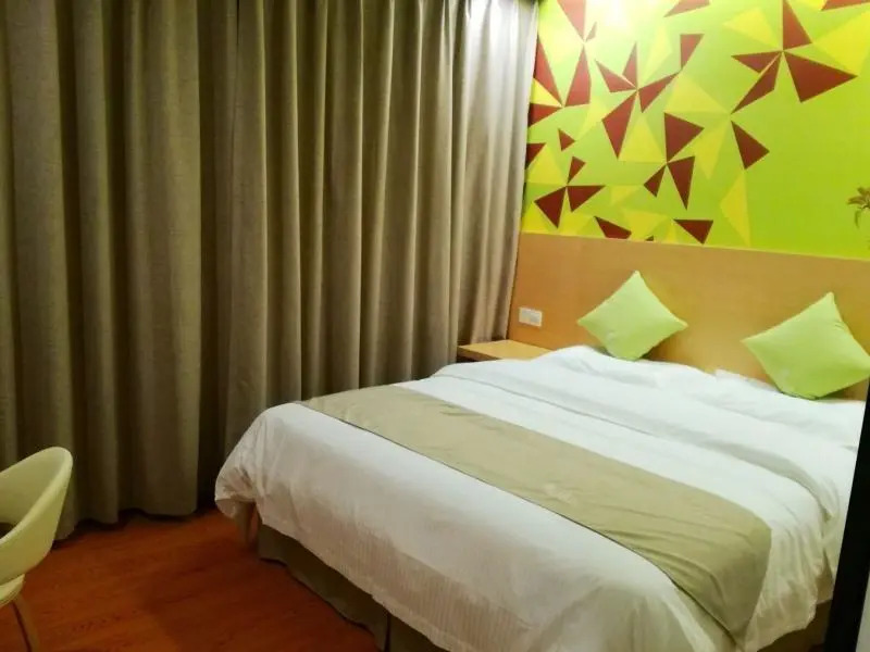 Vatica Xuzhou Suining Bus Station Building Materials City Hotel