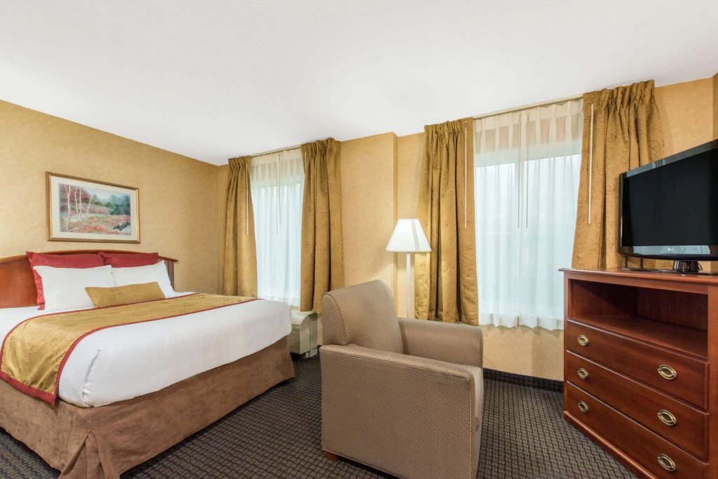 Lancaster Suites