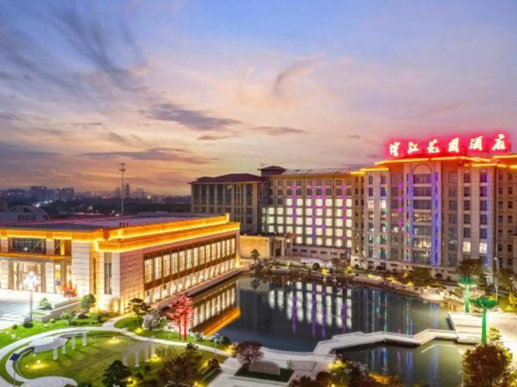 Riverside Hotel