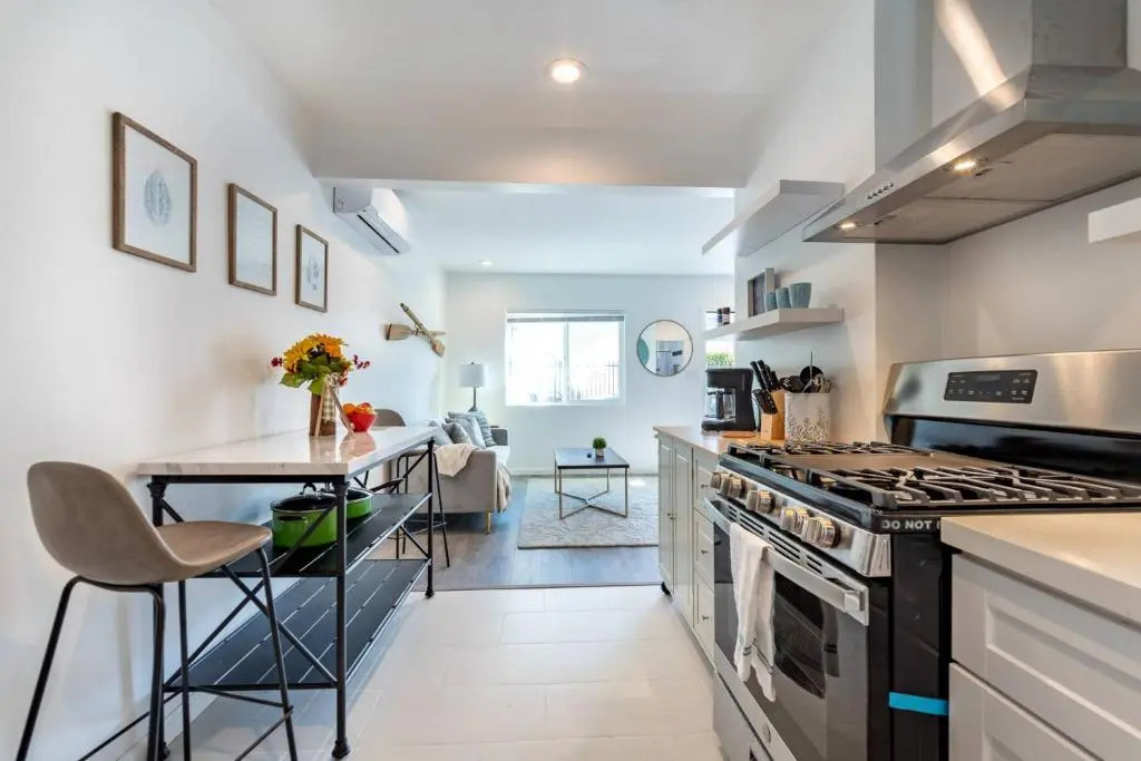 Leighton Campus Apt