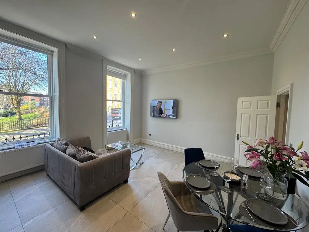 Full Apartment with secure parking great views
