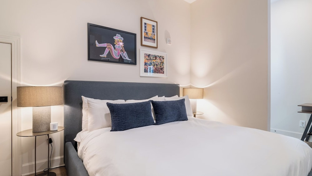 Sleeps 16 3 Units in Downtown Nashville, Private Balcony Conway by Avantstay