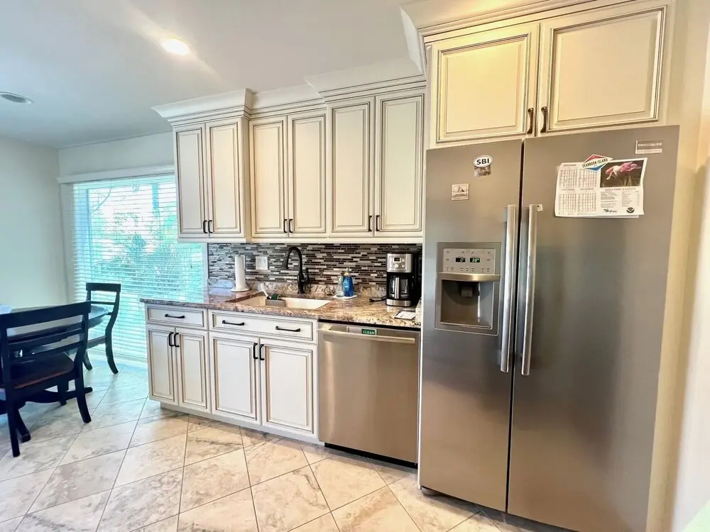 Three Bedroom By Beach and Club Free Amenity Card 1827