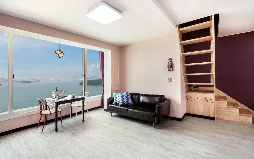 Yeosu Blooming Pension