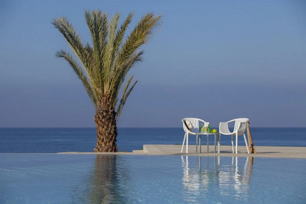 King Evelthon Beach Hotel & Resort