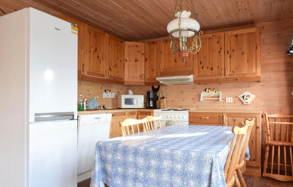4 Bedroom Beautiful Home In Lyngdal