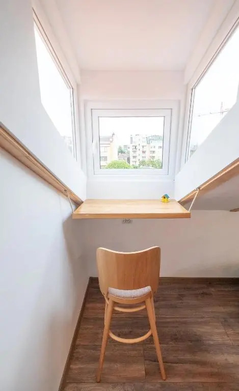 Central Bohemian House/Garden/-5 bedrooms, 3 Baths
