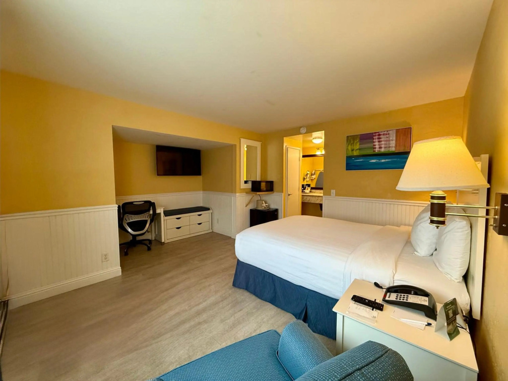 Monterey Bay Lodge