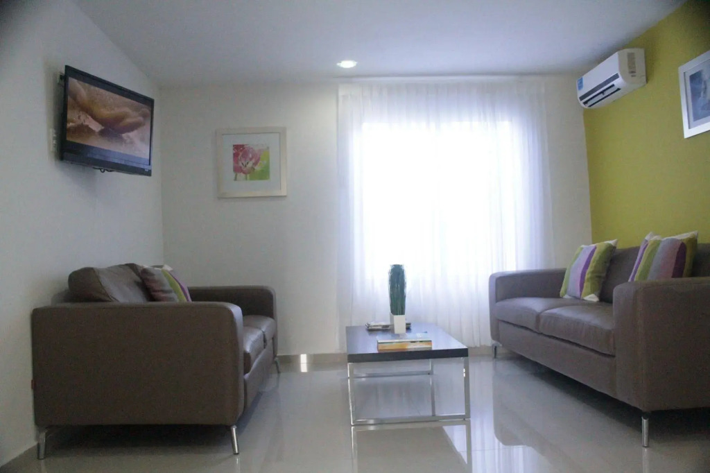 Hotel Golden House