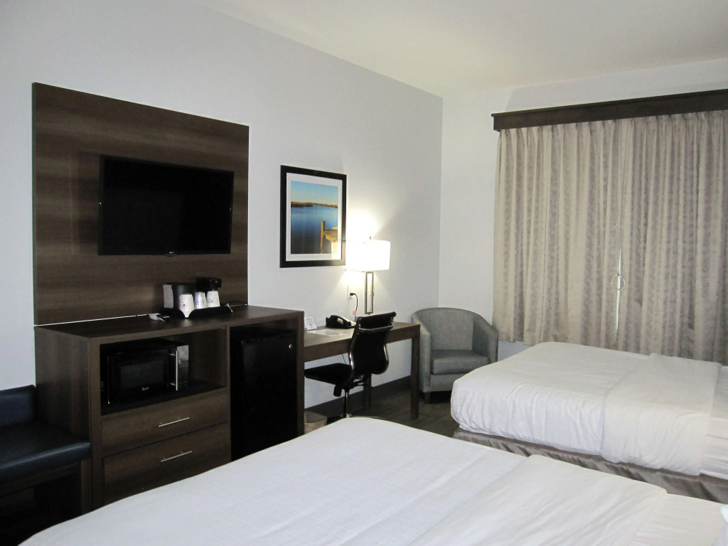 Best Western Plus First Coast Inn and Suites