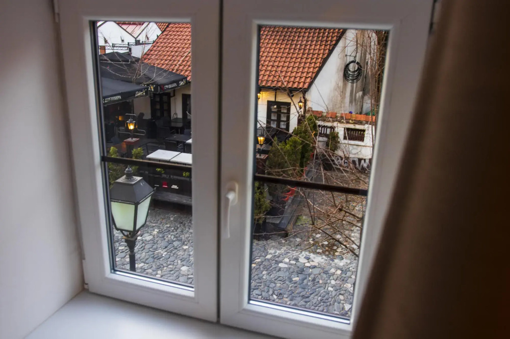 Local Rooms