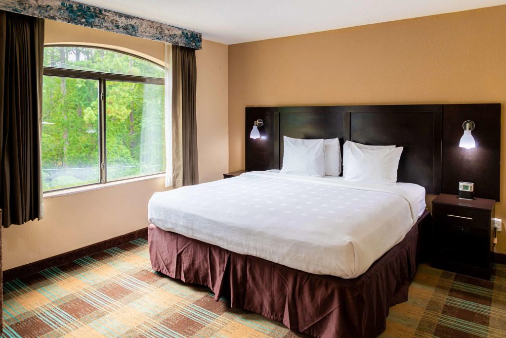 Spark by Hilton Port Wentworth Savannah