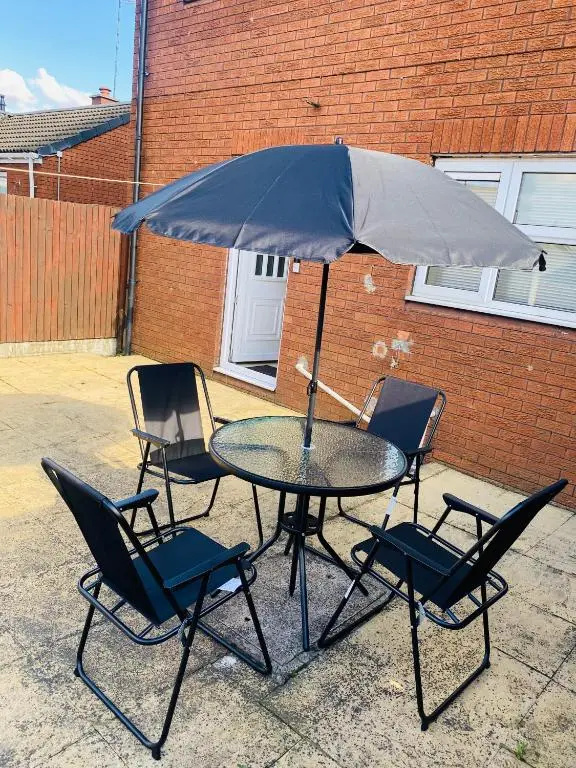 Cheerful home near City Centre,Station& RaceCourse