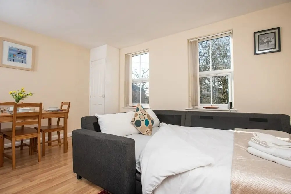 2 Bedroom Apartment With 2 Bathrooms and Parking