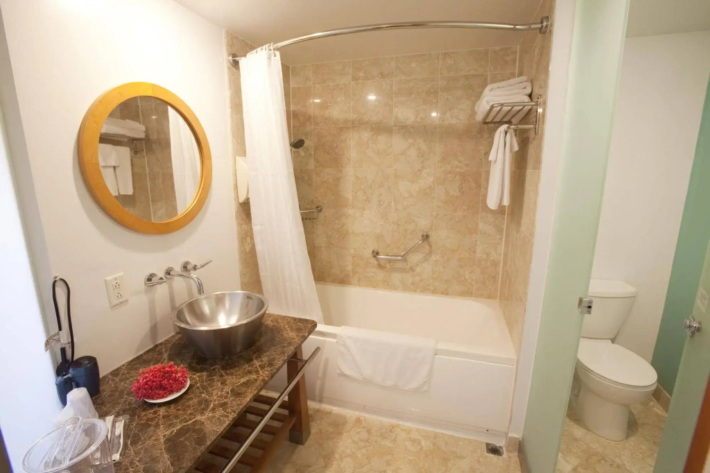 Guam Plaza Resort