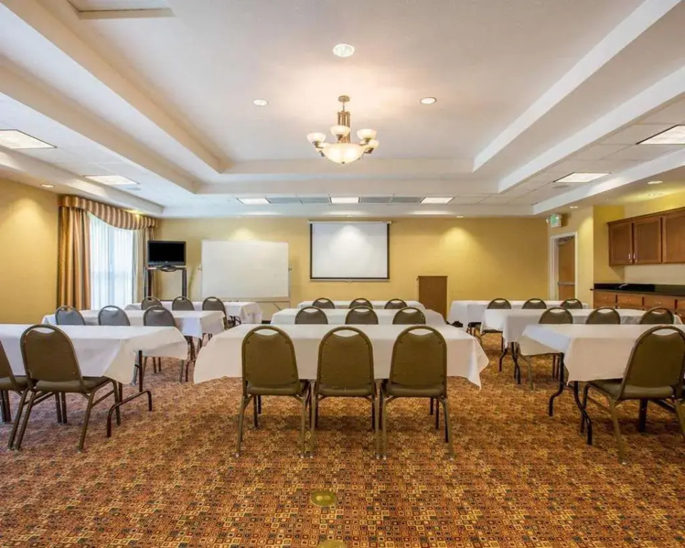 Comfort Suites Barstow near I-15