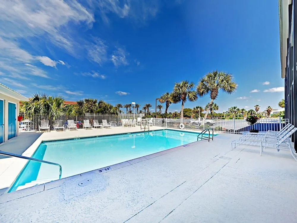 Gulf Road Condo 27222 - 2 Br condo by RedAwning