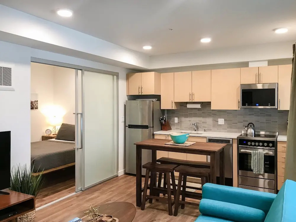 New Listing! Chic Capitol Hill W/ Courtyards 1 Bedroom Condo