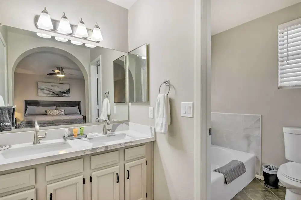 Gilbert Home w/ Private Pool & Putting Green!