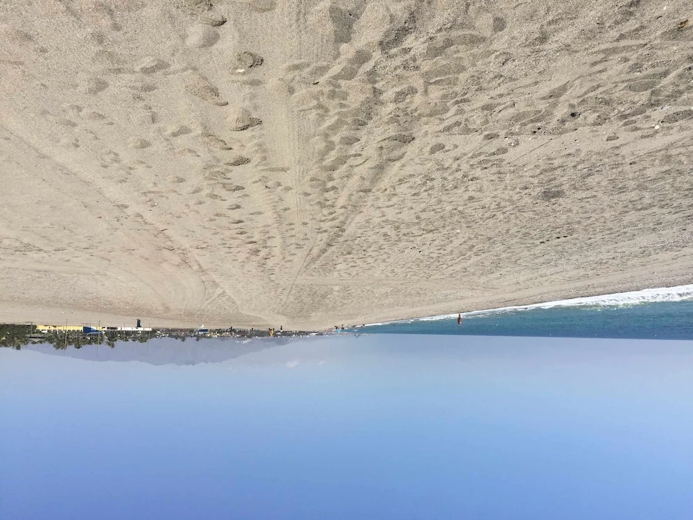 VenAVera E21B - 1 Bedroom/1Bath Beachfront WIFI