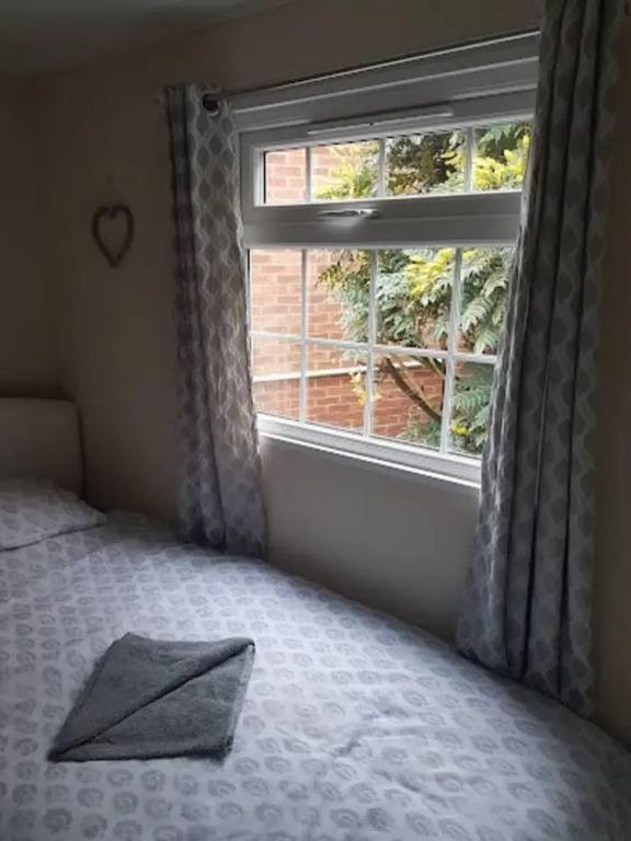 Lovely 2-bed Chalet at Robinhood Retreat Free Park