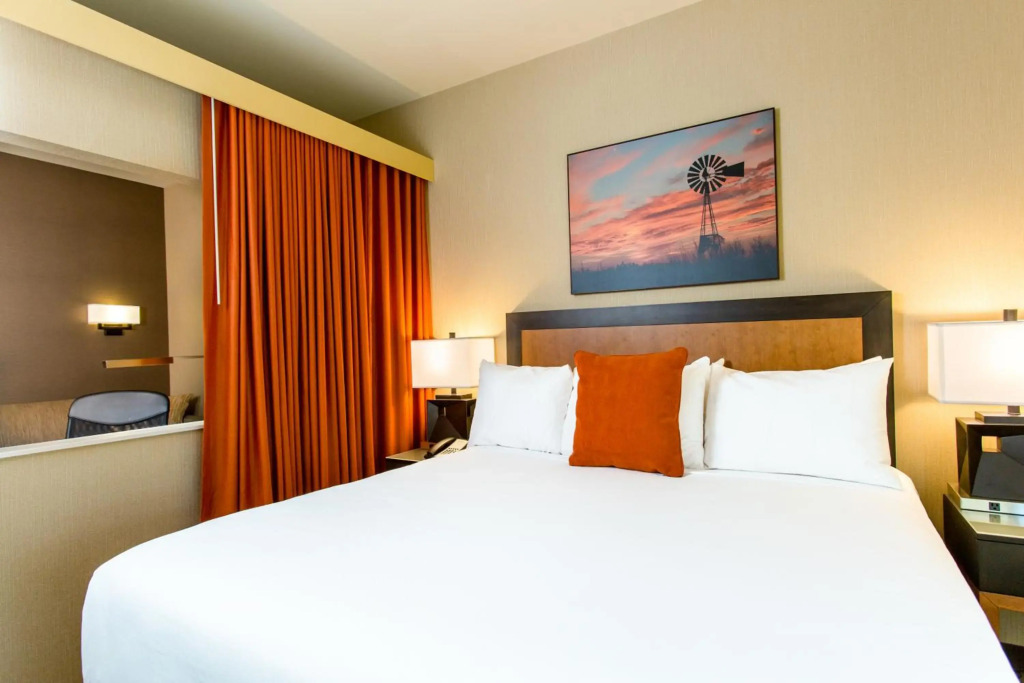 Cambria Hotel Plano - Frisco