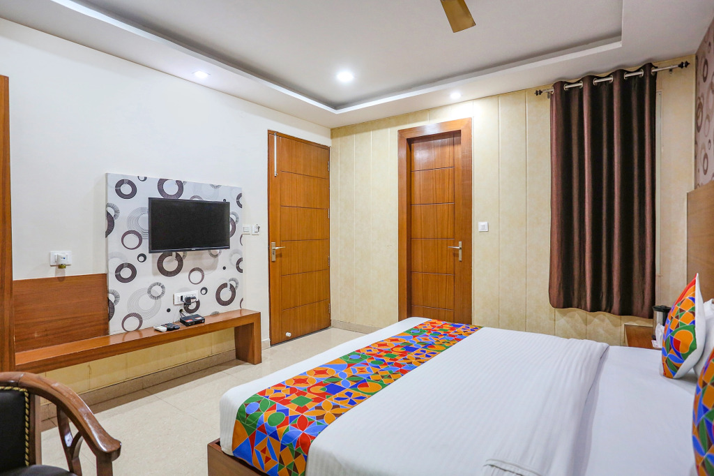 FabHotel Frolic