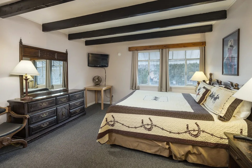 Apache Motel